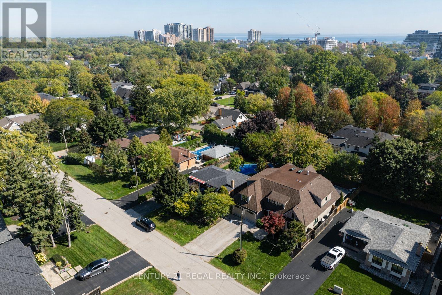 2442 Meadowood Crescent, Oakville, Ontario  L6L 1V6 - Photo 46 - W12978700