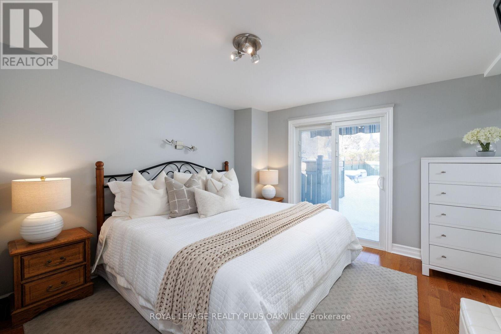 475 Sunset Drive, Oakville, Ontario  L6L 3N3 - Photo 23 - W12979494