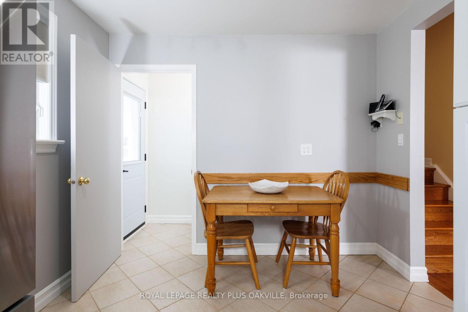 475 Sunset Drive, Oakville, Ontario  L6L 3N3 - Photo 13 - W12979494