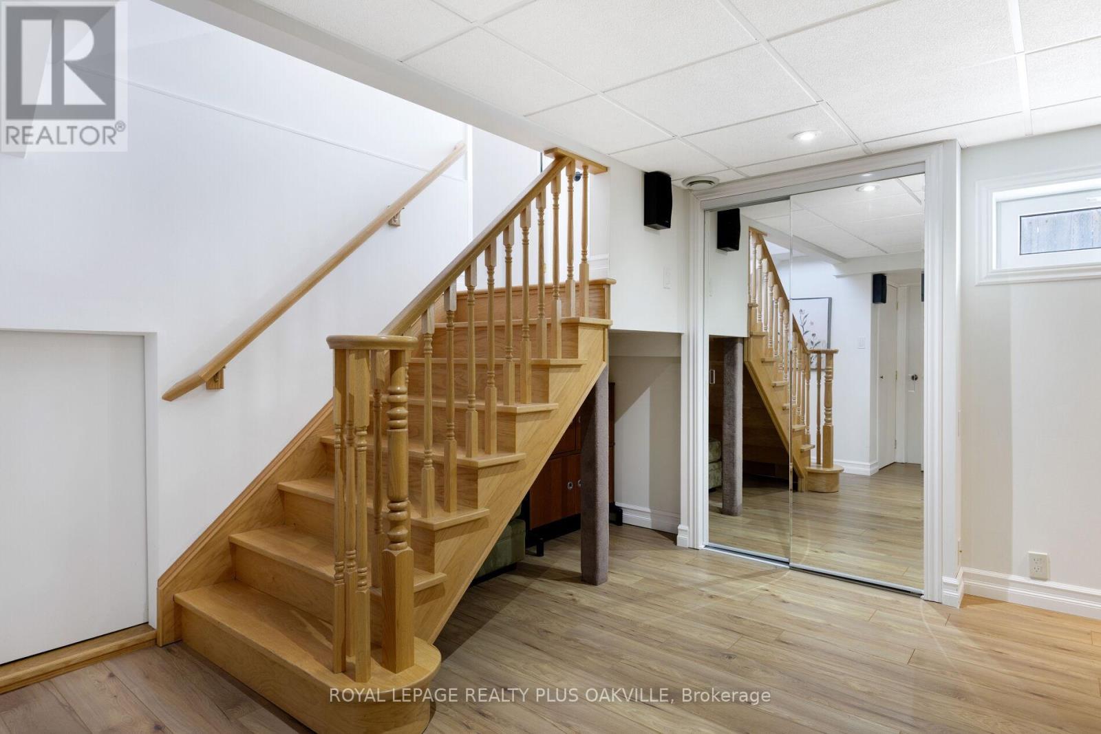 475 Sunset Drive, Oakville, Ontario  L6L 3N3 - Photo 30 - W12979494