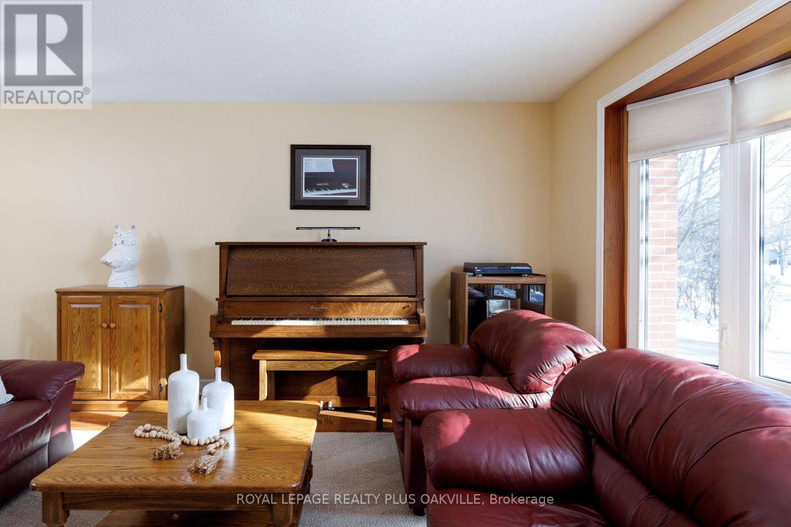 475 Sunset Drive, Oakville, Ontario  L6L 3N3 - Photo 6 - W12979494