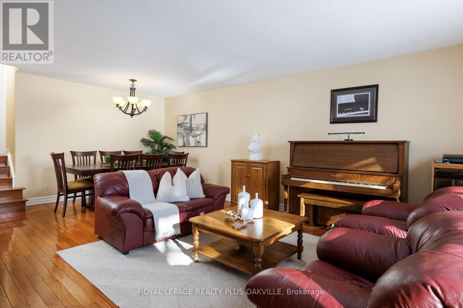 475 Sunset Drive, Oakville, Ontario  L6L 3N3 - Photo 5 - W12979494