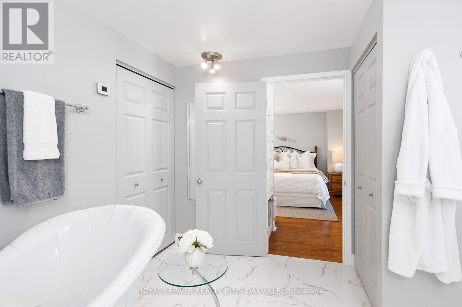 475 Sunset Drive, Oakville, Ontario  L6L 3N3 - Photo 29 - W12979494