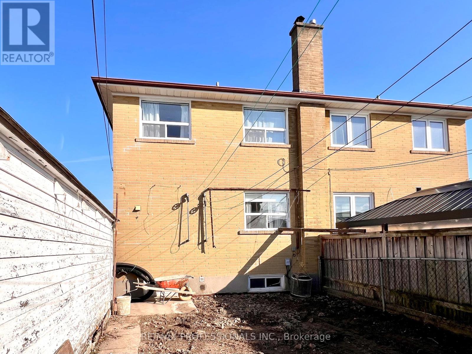 134 Giltspur Drive, Toronto, Ontario  M3L 1M9 - Photo 34 - W12978320