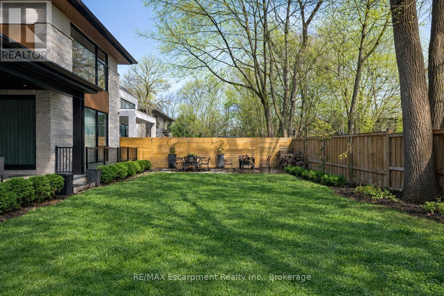 540 Patricia Drive, Oakville, Ontario  L6K 1M2 - Photo 47 - W12909578