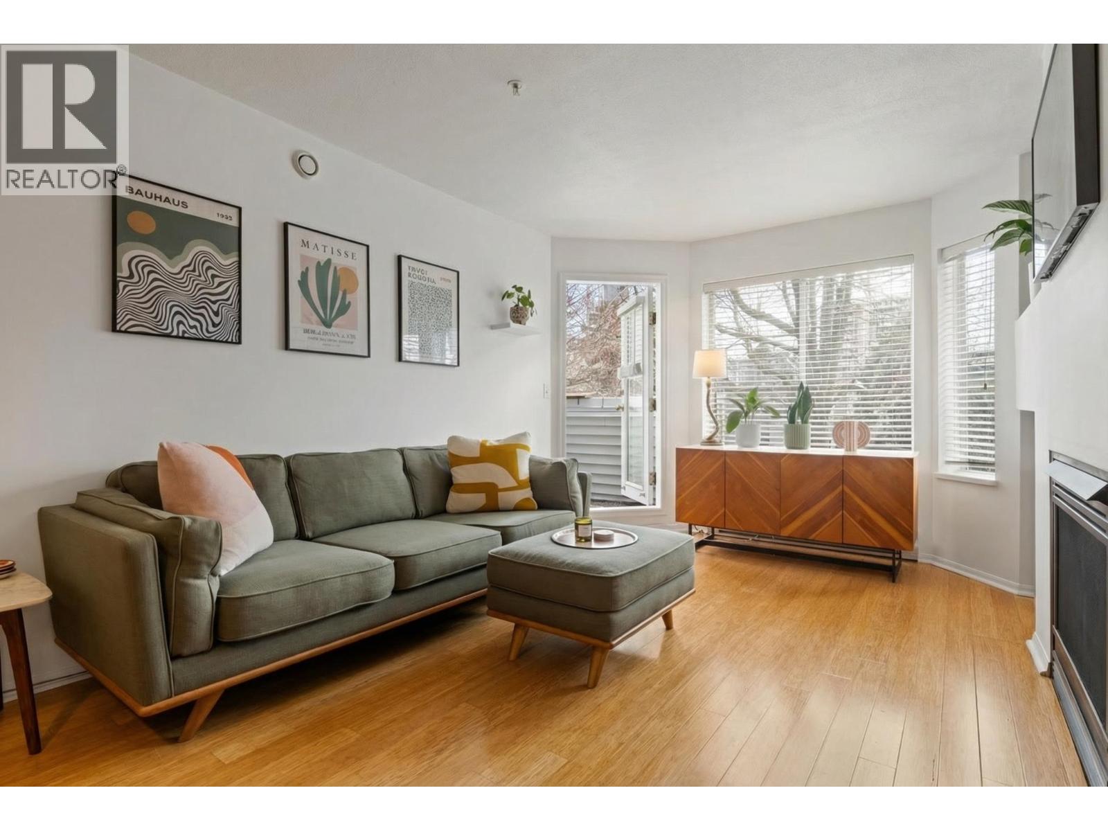 306 1723 Frances Street, Vancouver, British Columbia  V5L 1Z5 - Photo 2 - R3109494