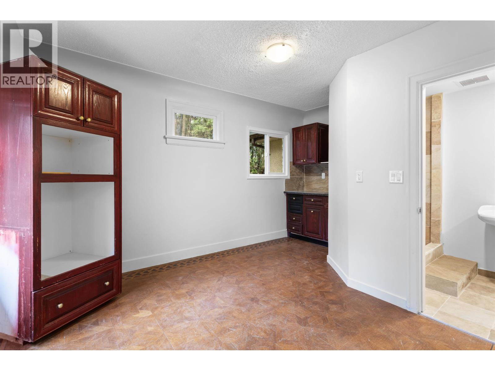 454 Rousseau Street, New Westminster, British Columbia  V3L 3R3 - Photo 7 - R3109448