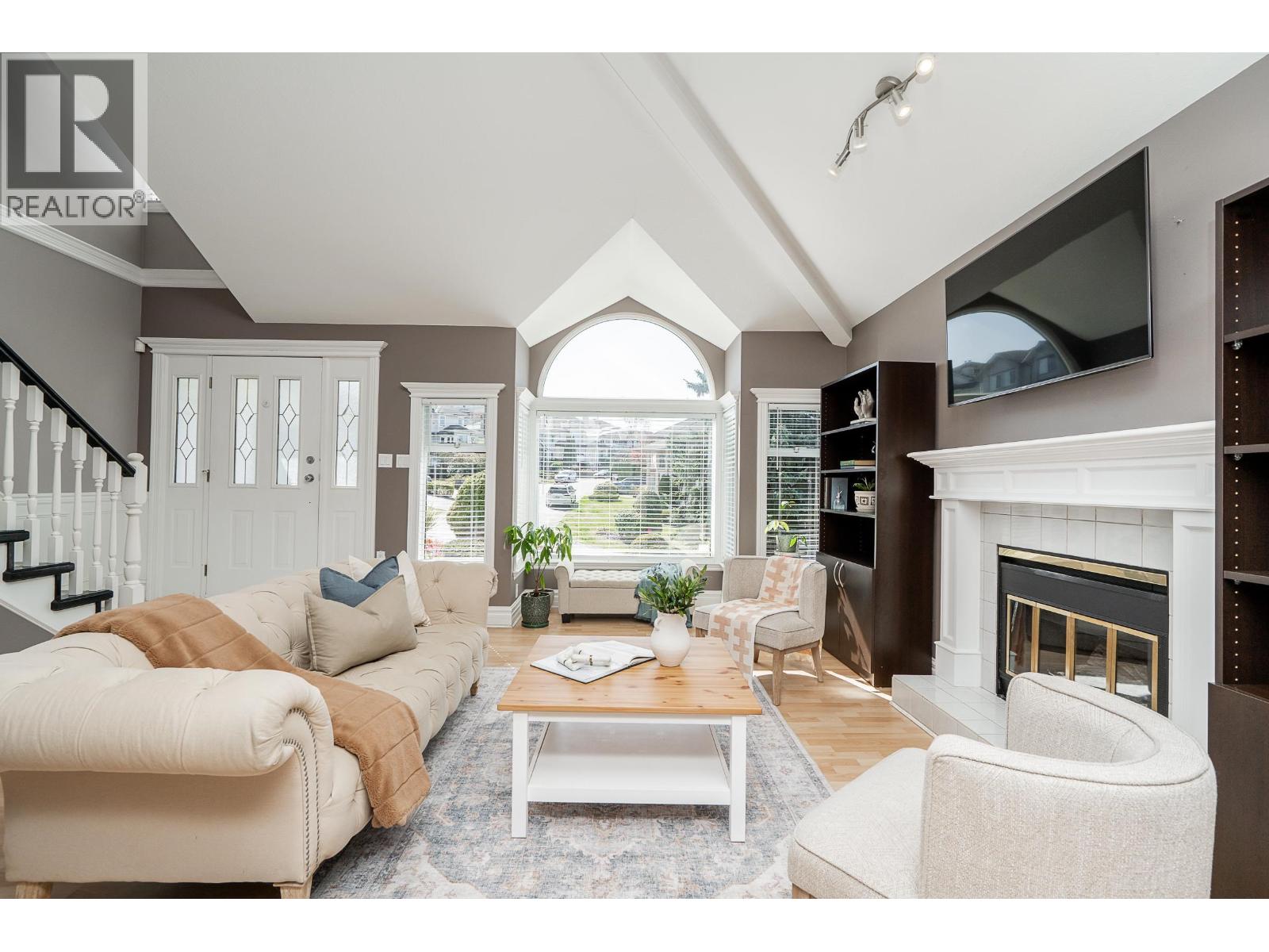 2653 Klassen Court, Port Coquitlam, British Columbia  V3C 5Y8 - Photo 3 - R3109522