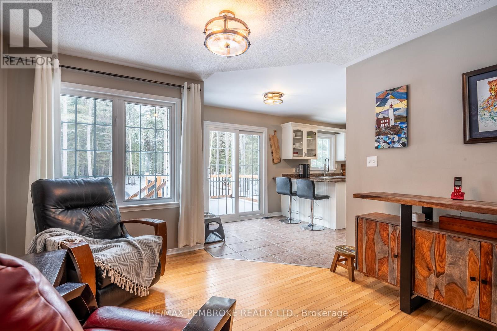 6 Steffen Street, Petawawa, Ontario  K8H 3L8 - Photo 11 - X12979842