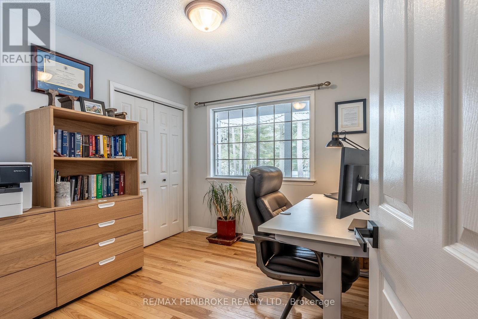 6 Steffen Street, Petawawa, Ontario  K8H 3L8 - Photo 15 - X12979842