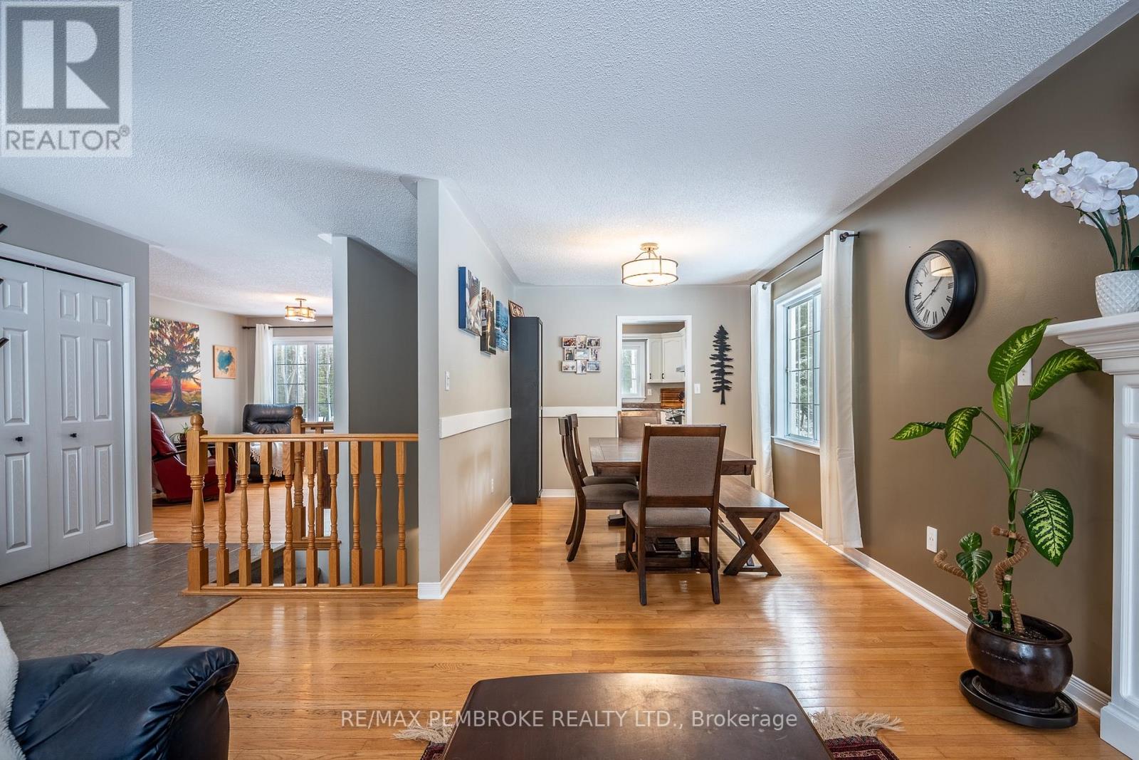 6 Steffen Street, Petawawa, Ontario  K8H 3L8 - Photo 17 - X12979842