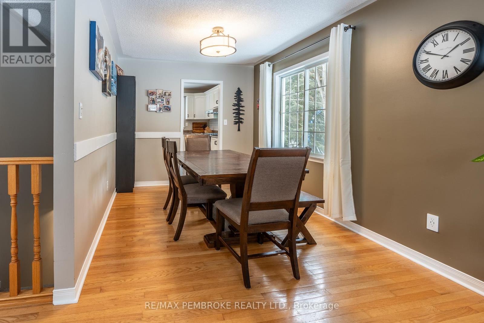 6 Steffen Street, Petawawa, Ontario  K8H 3L8 - Photo 23 - X12979842