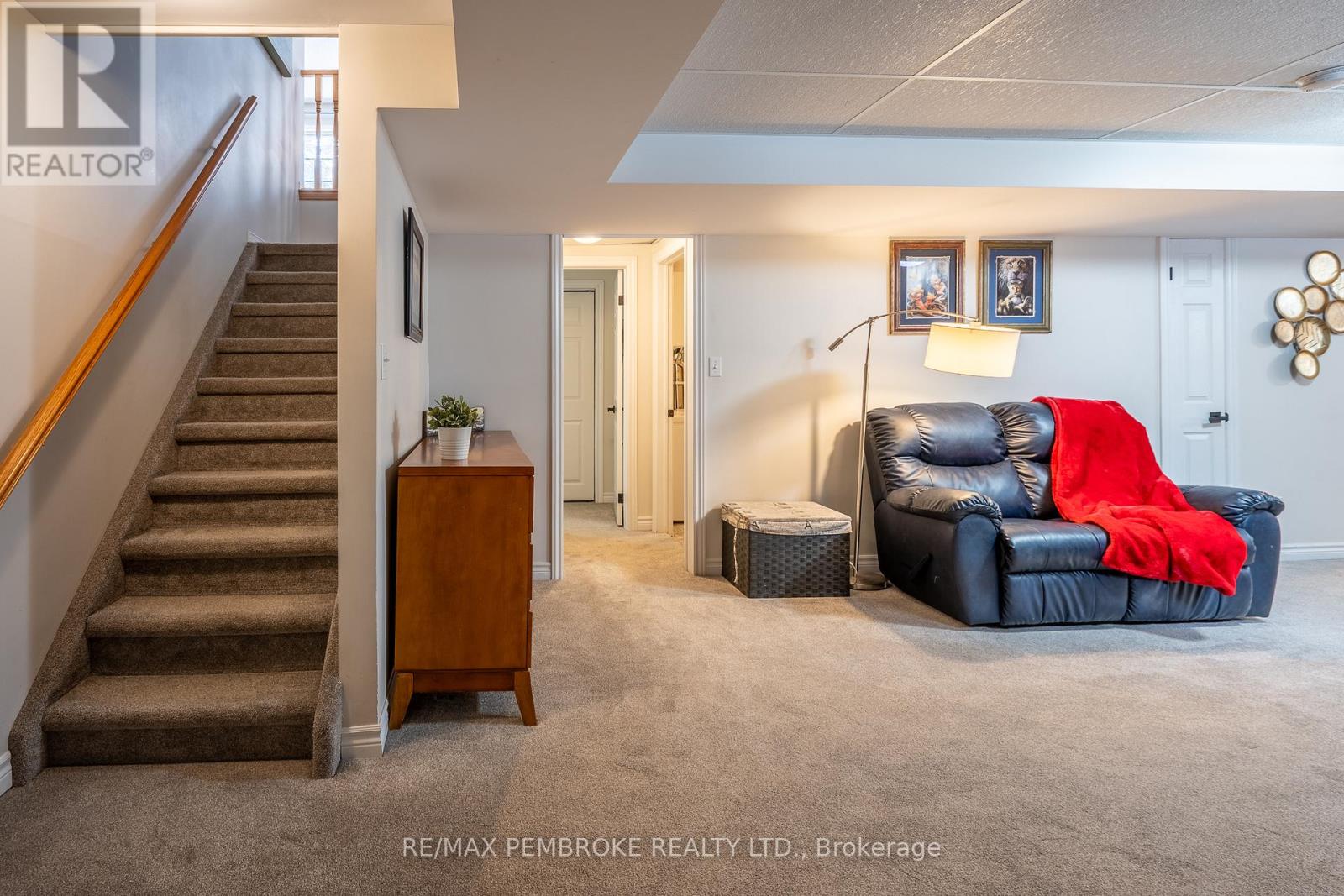 6 Steffen Street, Petawawa, Ontario  K8H 3L8 - Photo 37 - X12979842