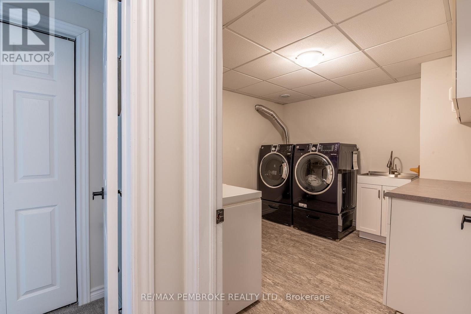 6 Steffen Street, Petawawa, Ontario  K8H 3L8 - Photo 40 - X12979842