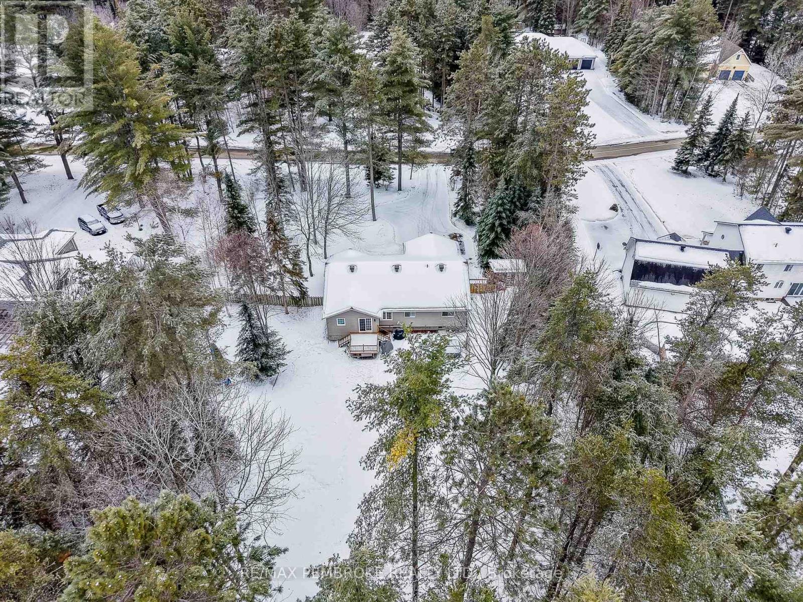 6 Steffen Street, Petawawa, Ontario  K8H 3L8 - Photo 47 - X12979842