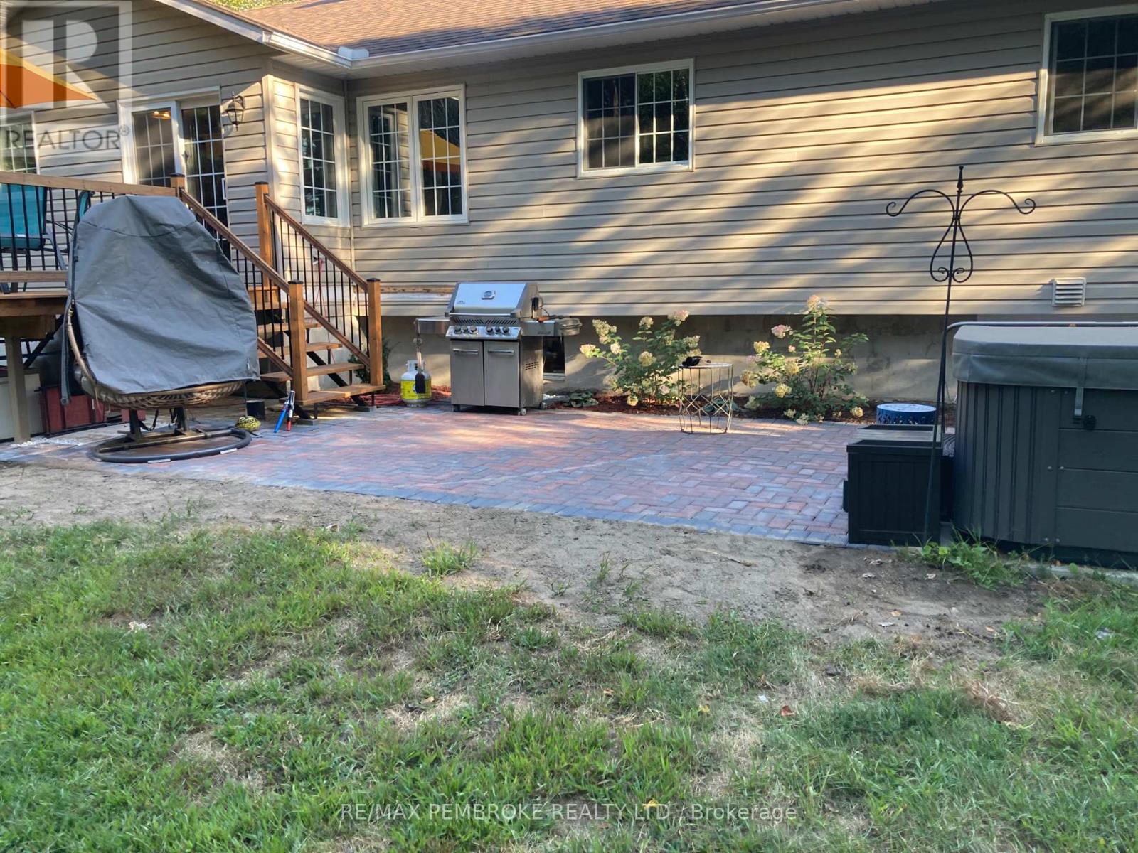 6 Steffen Street, Petawawa, Ontario  K8H 3L8 - Photo 49 - X12979842