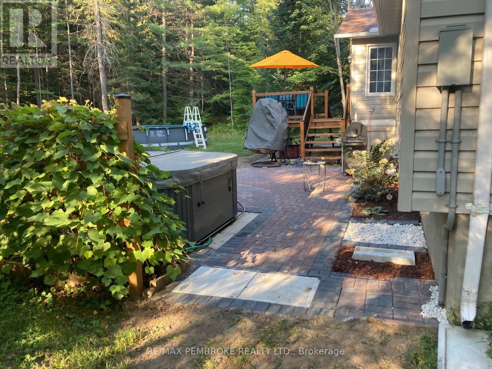 6 Steffen Street, Petawawa, Ontario  K8H 3L8 - Photo 50 - X12979842