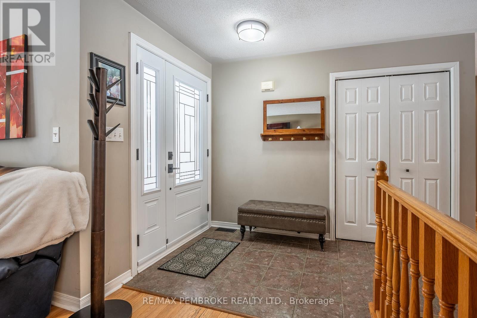 6 Steffen Street, Petawawa, Ontario  K8H 3L8 - Photo 6 - X12979842