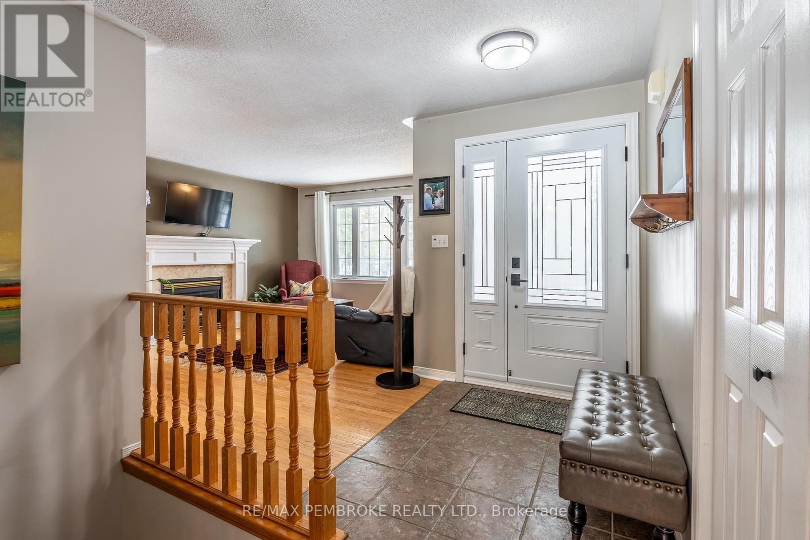 6 Steffen Street, Petawawa, Ontario  K8H 3L8 - Photo 7 - X12979842