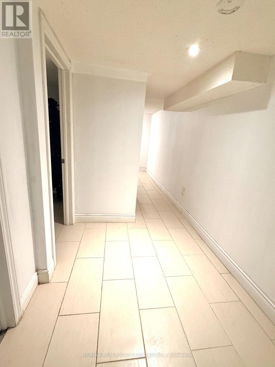 17 - 2755 Windwood Drive, Mississauga, Ontario  L5N 2C8 - Photo 21 - W12953320