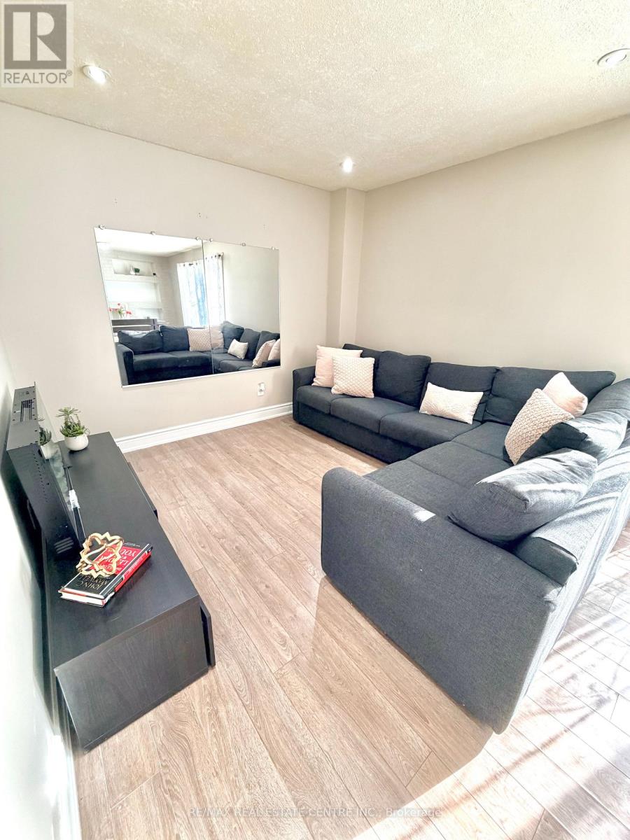 17 - 2755 Windwood Drive, Mississauga, Ontario  L5N 2C8 - Photo 13 - W12953320