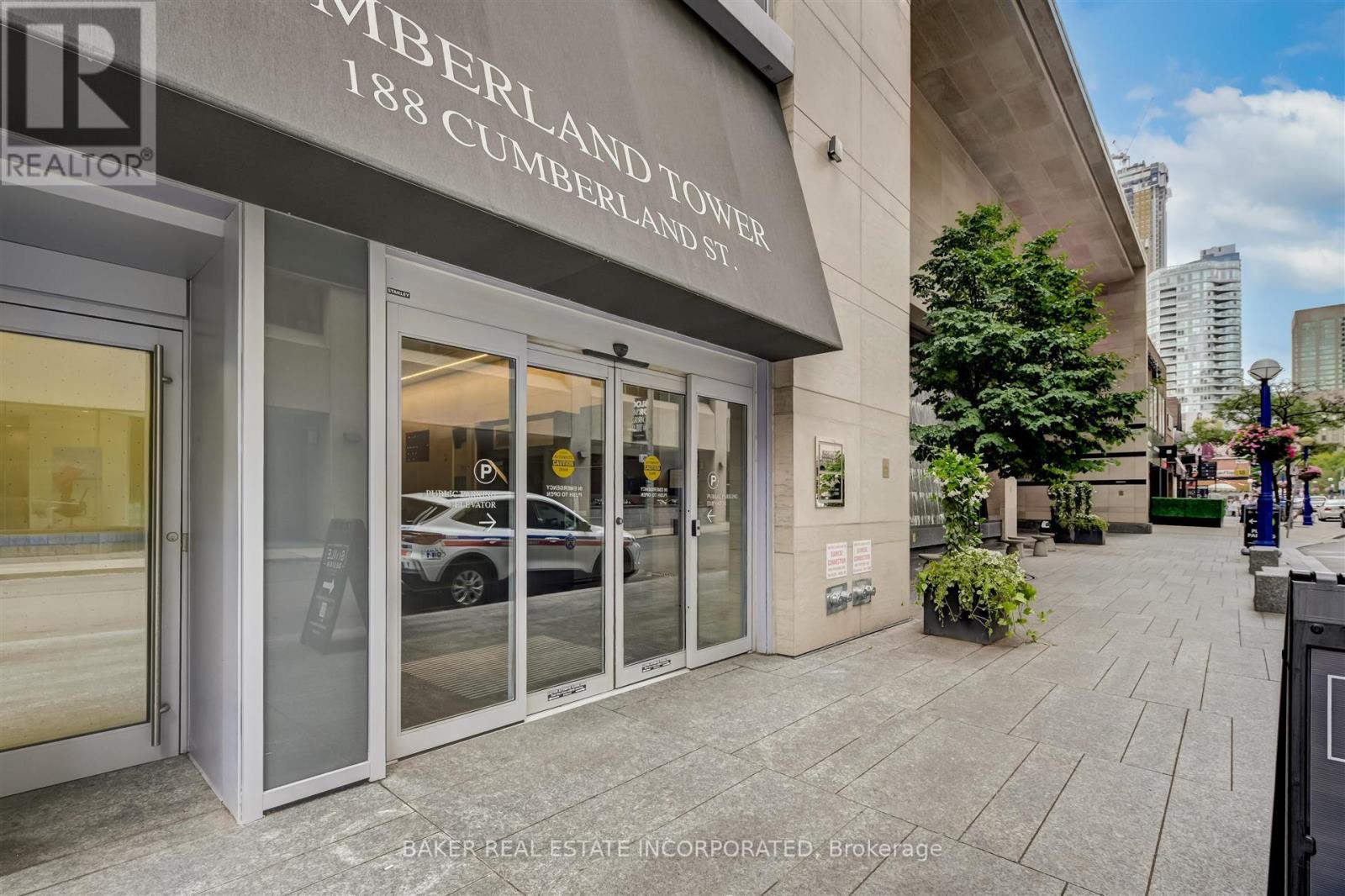 1802 - 188 Cumberland Street, Toronto, Ontario  M5R 0B6 - Photo 3 - C12979836