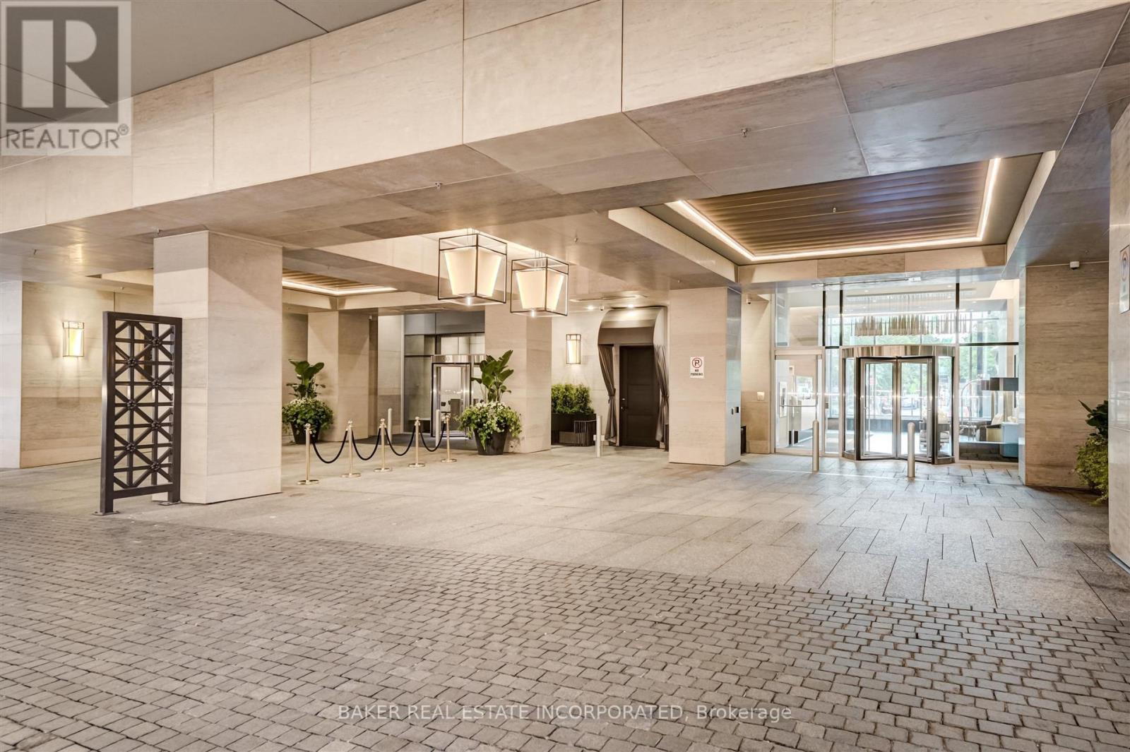 1802 - 188 Cumberland Street, Toronto, Ontario  M5R 0B6 - Photo 5 - C12979836