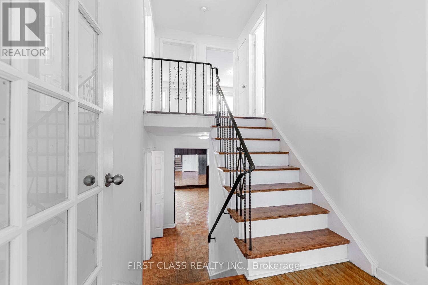 211 Shawnee Circle, Toronto (Pleasant View), Ontario  M2H 2Y3 - Photo 10 - C12979840