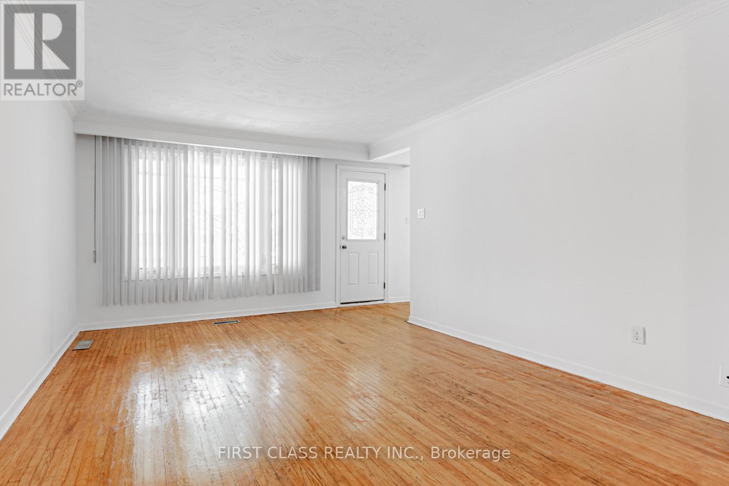 211 Shawnee Circle, Toronto (Pleasant View), Ontario  M2H 2Y3 - Photo 4 - C12979840
