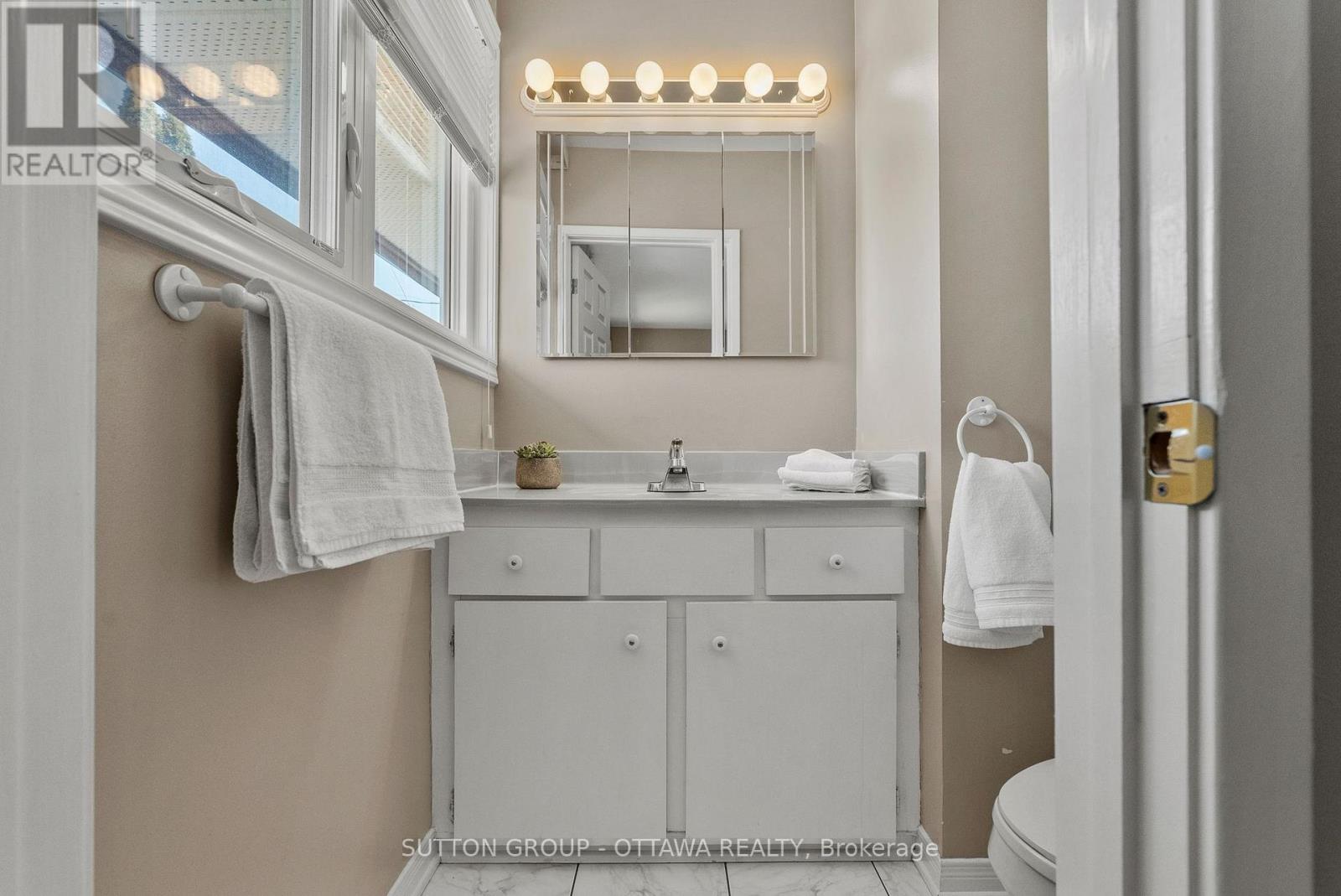 9 Aberfeldy Street, Ottawa, Ontario  K2H 6H6 - Photo 20 - X12977584