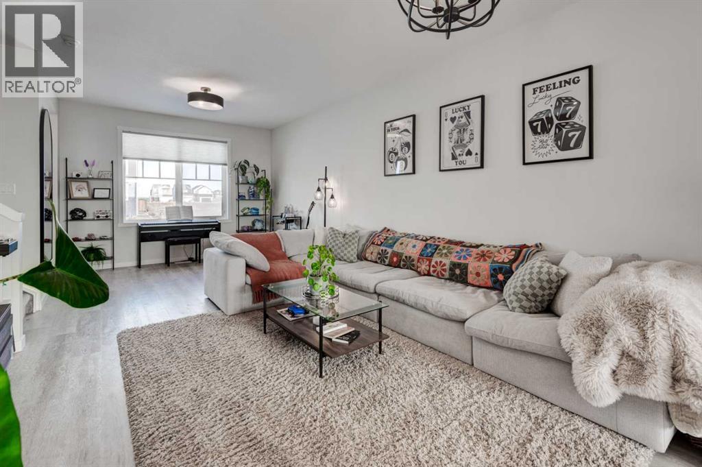 1969 Rangeview Drive SE, Calgary, Alberta  T3M 2B6 - Photo 4 - A2280447