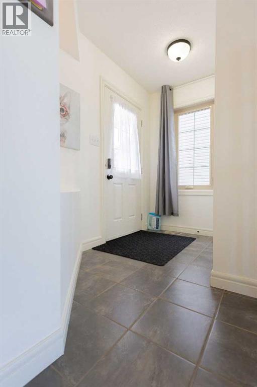 822 28 Street, Wainwright, Alberta  T9W 0A7 - Photo 2 - A2292678