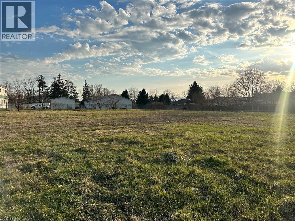 205 Cross Street E, Dunnville, Ontario  N1A 0B4 - Photo 2 - 40819140