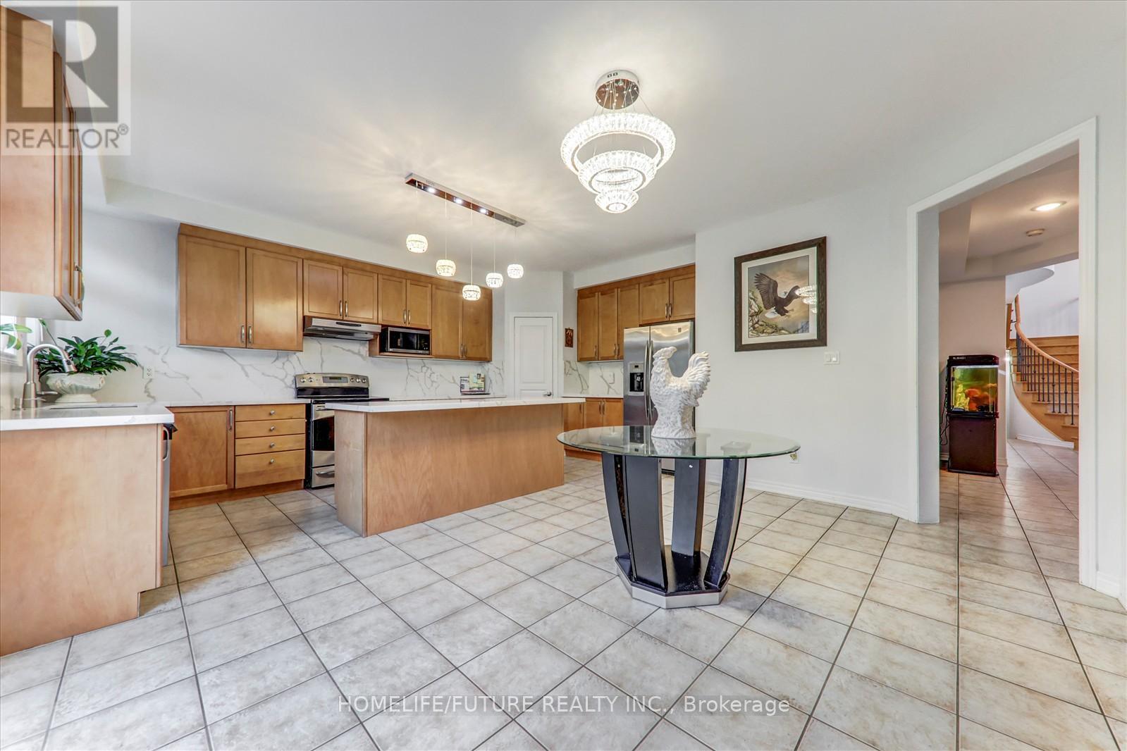 149 Stonechurch Crescent, Markham, Ontario  L6B 0L2 - Photo 19 - N12979800