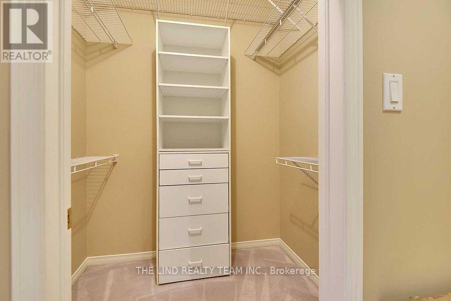 238 Deerglen Terrace, Aurora (Aurora Grove), Ontario  L4G 6Y6 - Photo 10 - N12979804