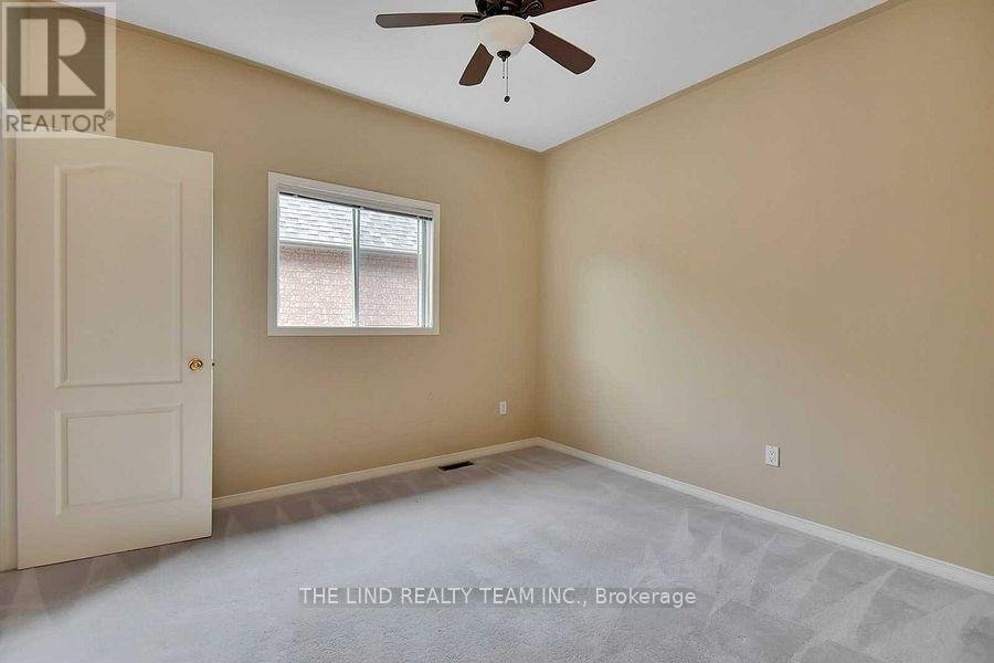 238 Deerglen Terrace, Aurora (Aurora Grove), Ontario  L4G 6Y6 - Photo 11 - N12979804