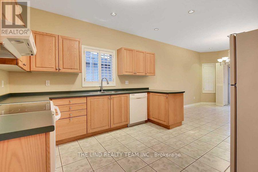 238 Deerglen Terrace, Aurora (Aurora Grove), Ontario  L4G 6Y6 - Photo 5 - N12979804