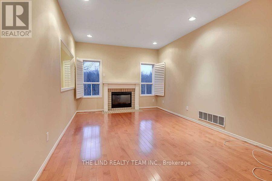 238 Deerglen Terrace, Aurora (Aurora Grove), Ontario  L4G 6Y6 - Photo 7 - N12979804