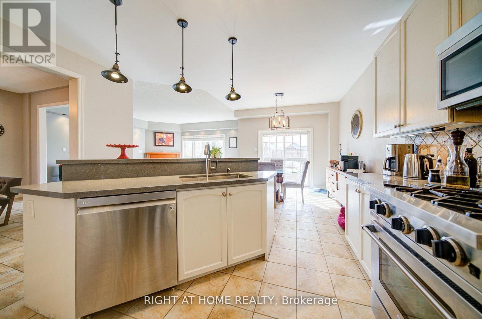 740 Colter Street, Newmarket, Ontario  L3X 2V5 - Photo 15 - N12979846