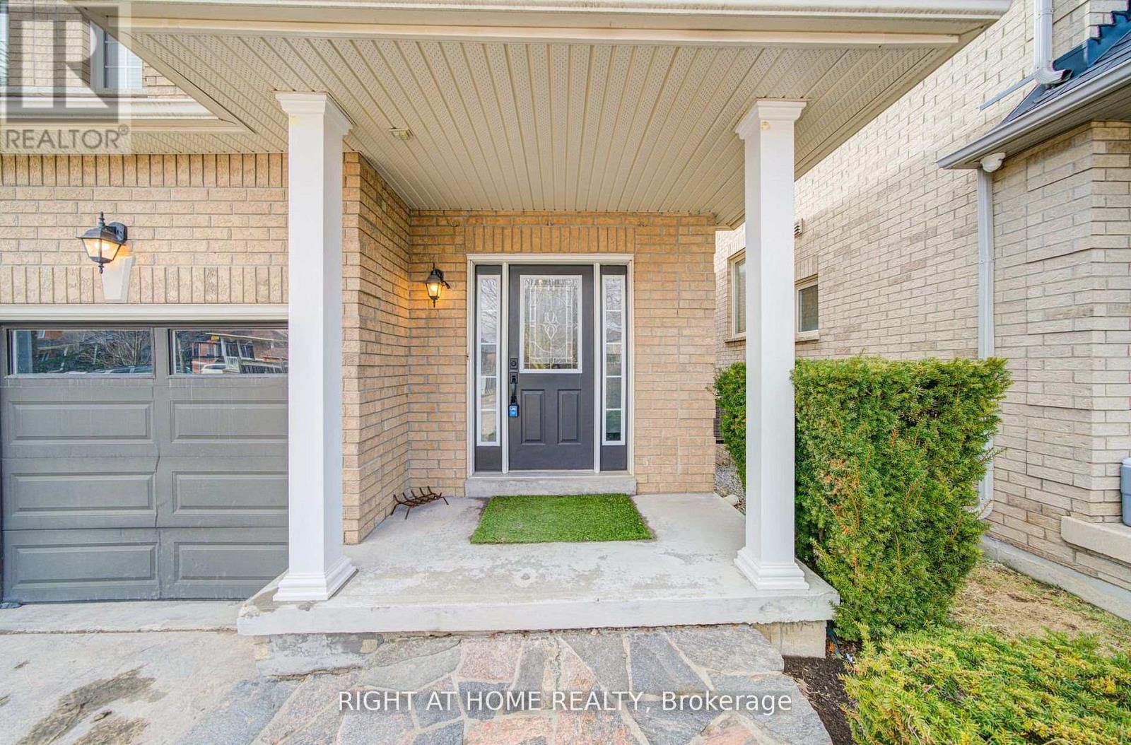 740 Colter Street, Newmarket, Ontario  L3X 2V5 - Photo 3 - N12979846