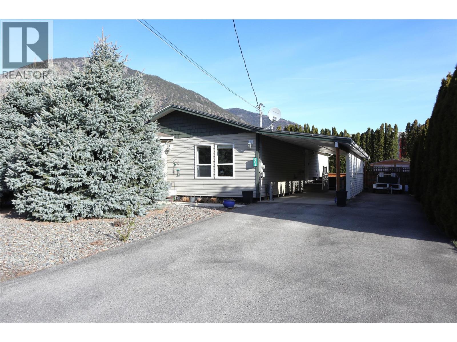 604 10th Avenue, Keremeos, British Columbia  V0X 1N3 - Photo 2 - 10379060