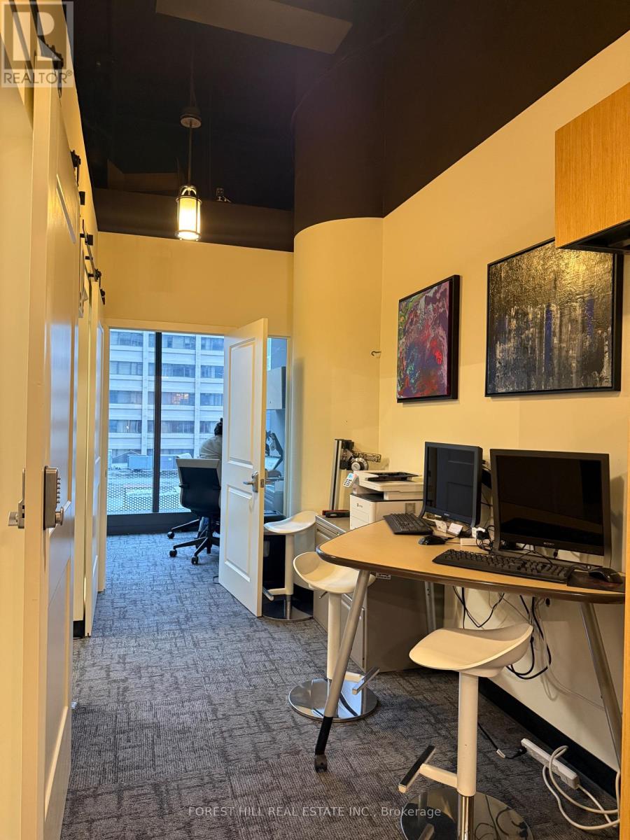 313 - 15 Wellesley Street W, Toronto, Ontario  M4Y 0G7 - Photo 10 - C12751876