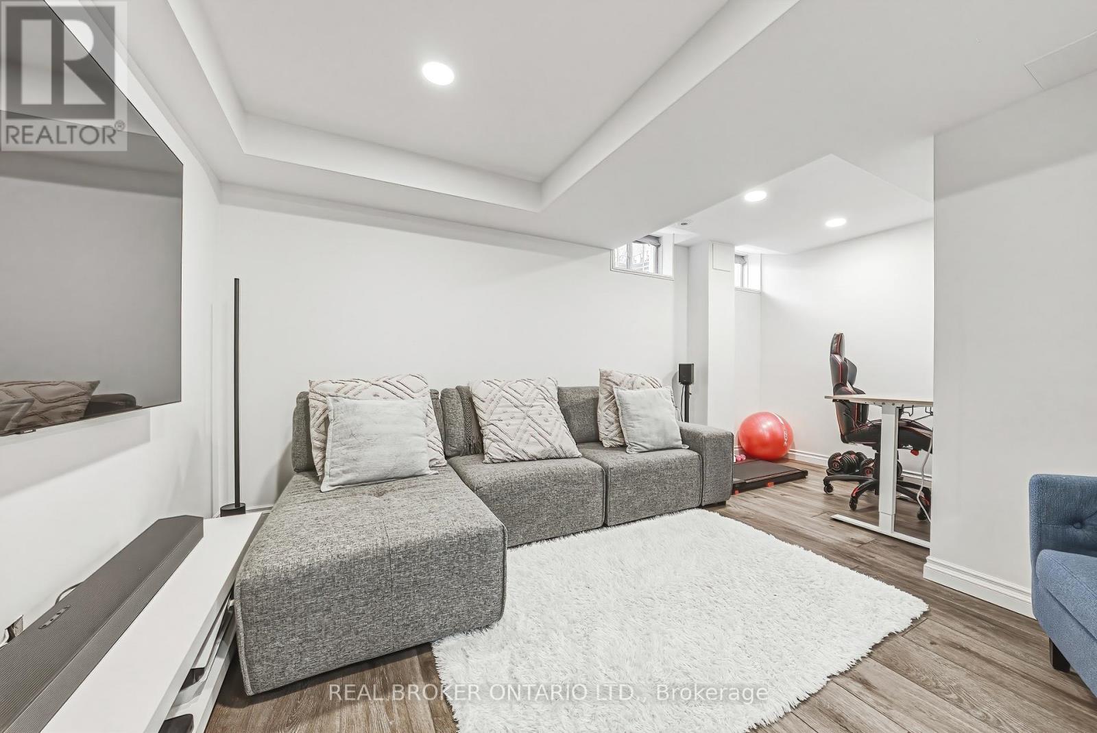 2259 Seton Crescent, Burlington, Ontario  L7L 6Y4 - Photo 25 - W12979802