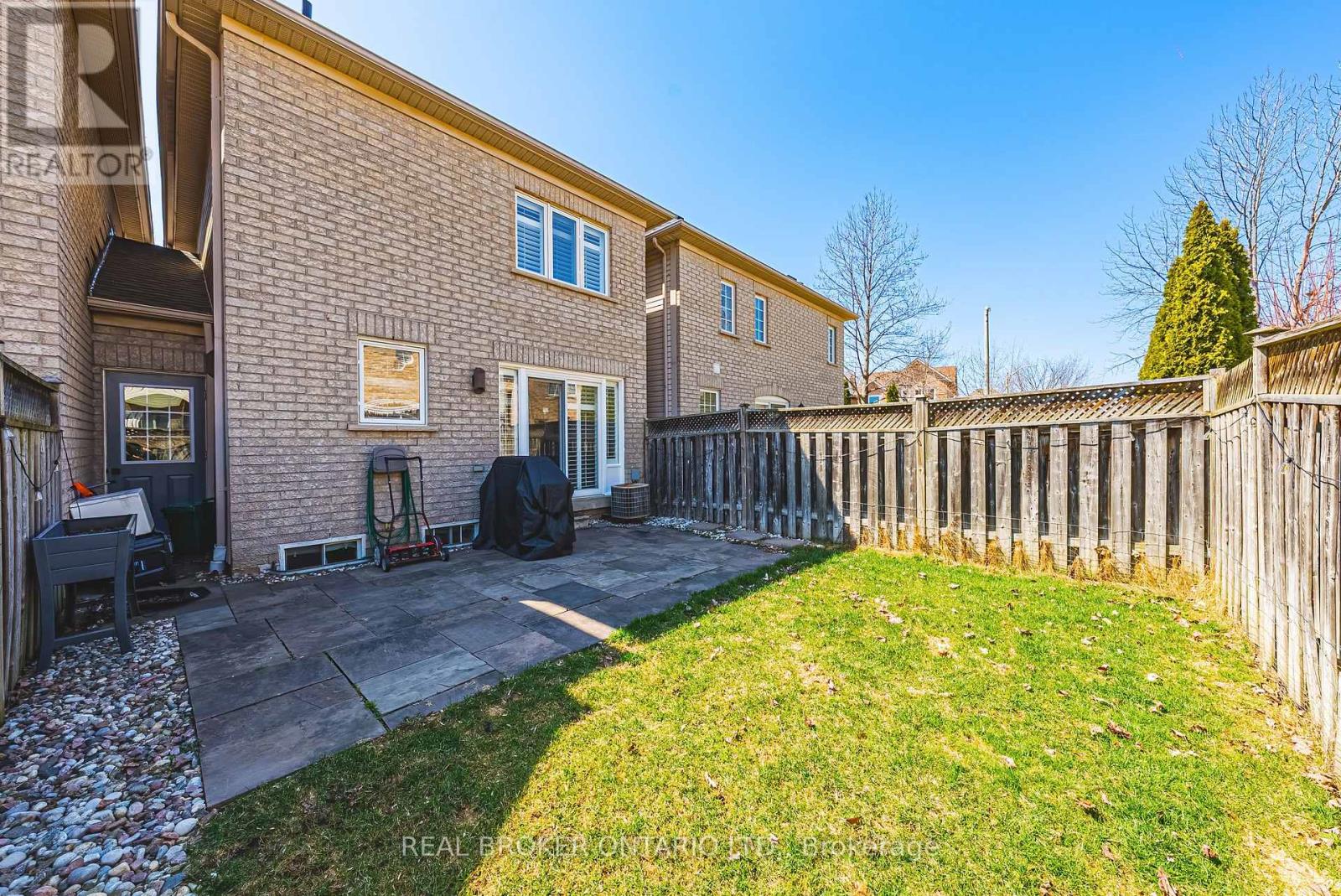 2259 Seton Crescent, Burlington, Ontario  L7L 6Y4 - Photo 28 - W12979802