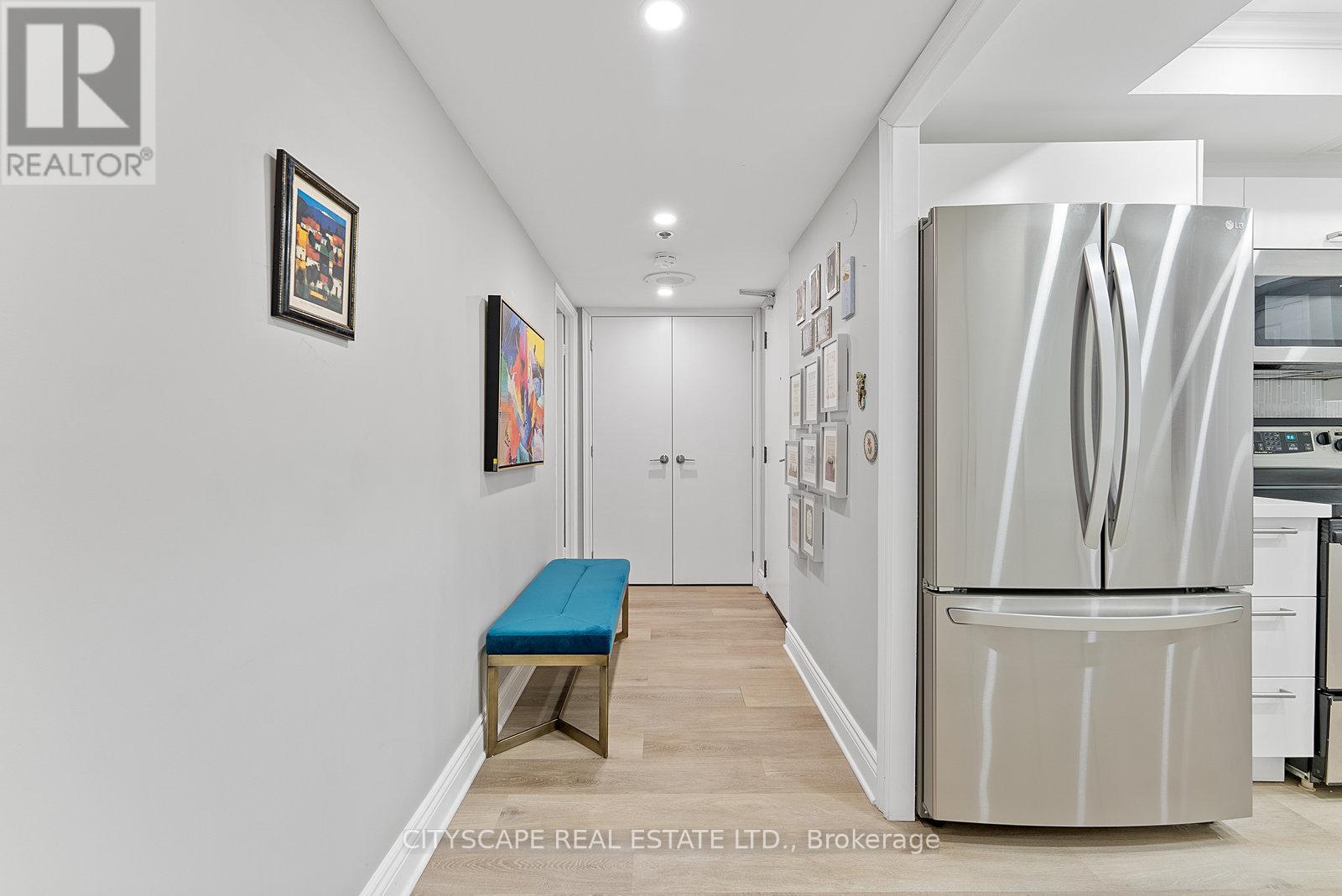 202 - 2045 Lake Shore Boulevard W, Toronto, Ontario  M8V 2Z6 - Photo 3 - W12979818