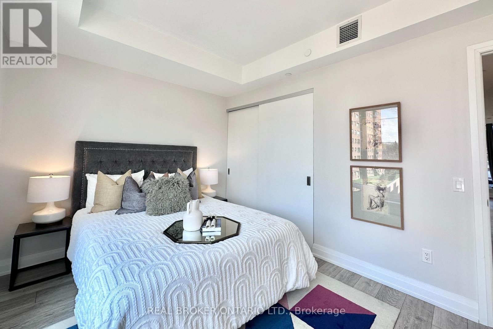 518 - 21 Park Street E, Mississauga, Ontario  L5G 1L7 - Photo 15 - W12979826