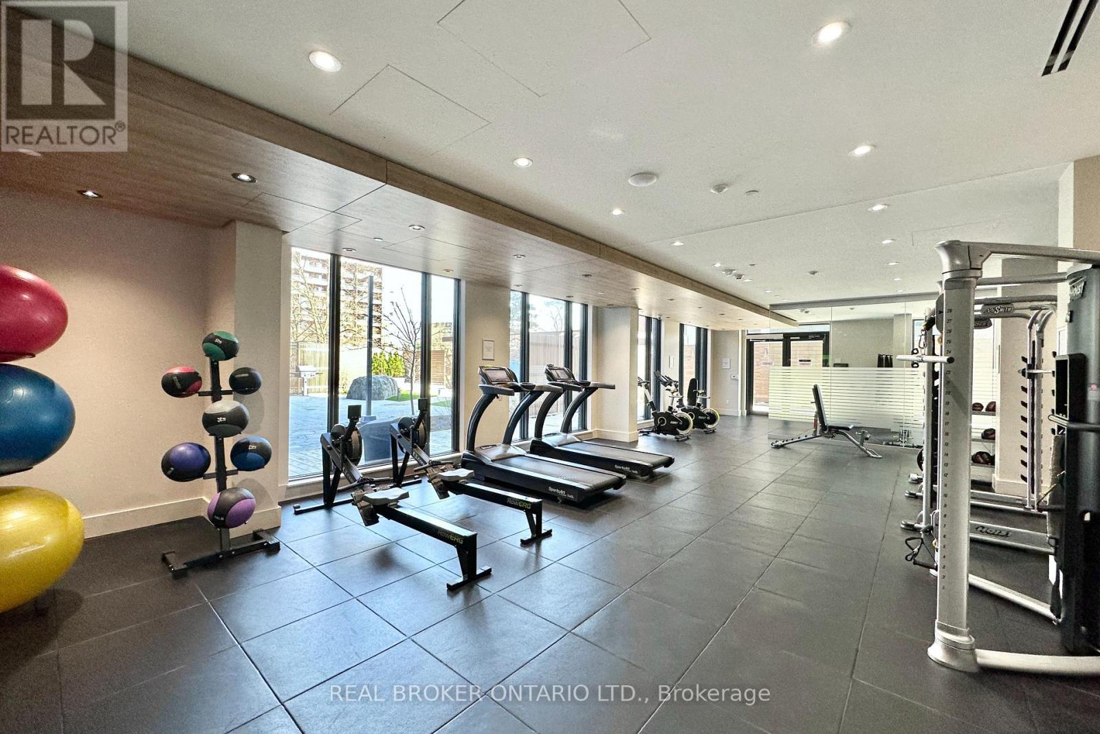 518 - 21 Park Street E, Mississauga, Ontario  L5G 1L7 - Photo 27 - W12979826