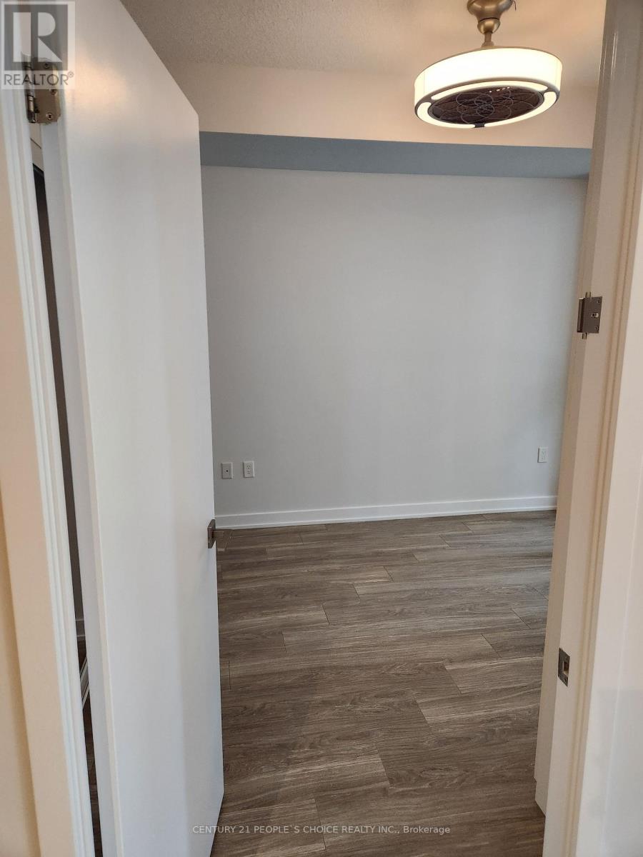 2516 - 4055 Parkside Village Drive, Mississauga, Ontario  L5B 0K8 - Photo 7 - W12979848