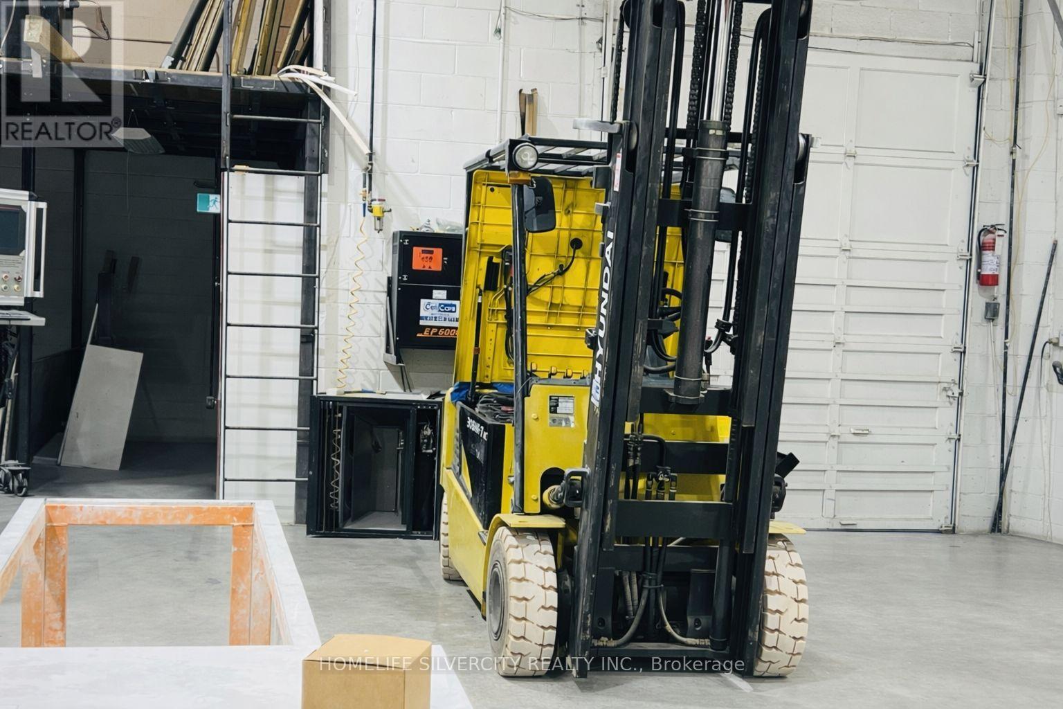 13 - 2084 Steeles Avenue E, Brampton (Southgate), Ontario  L6T 5A6 - Photo 4 - W12979858