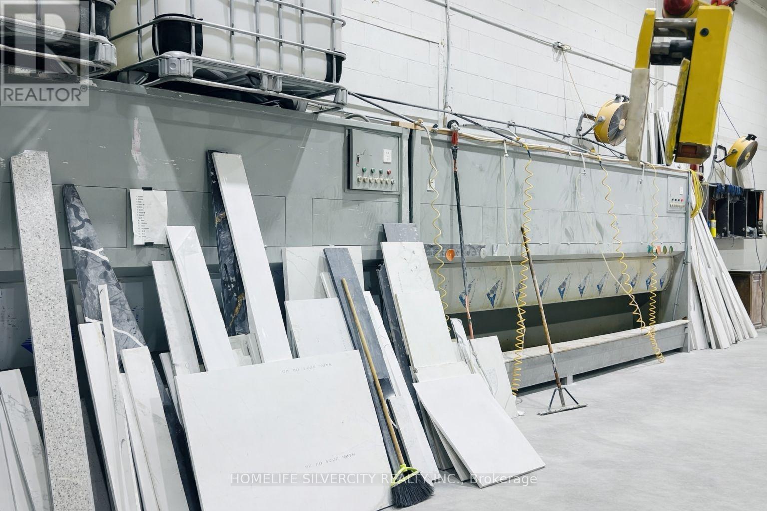 13 - 2084 Steeles Avenue E, Brampton (Southgate), Ontario  L6T 5A6 - Photo 5 - W12979858